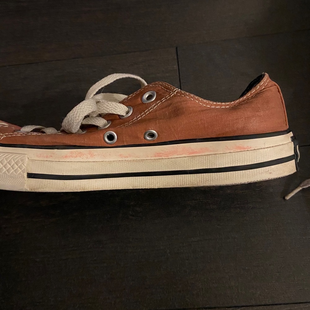 Burnt red converse - Picture 3 of 4